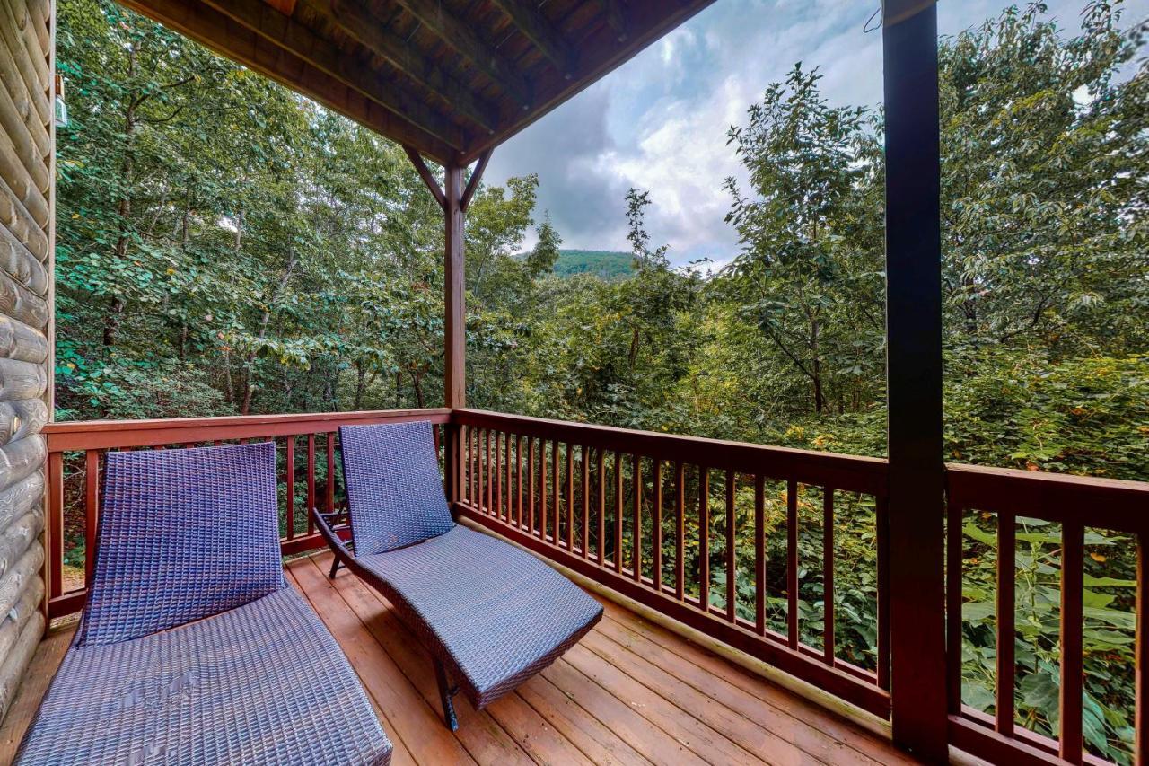 Red Roof Retreat Villa Cleveland Bagian luar foto