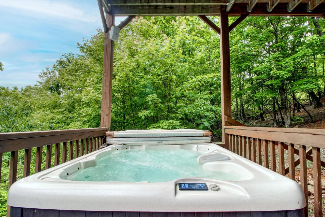 Red Roof Retreat Villa Cleveland Bagian luar foto